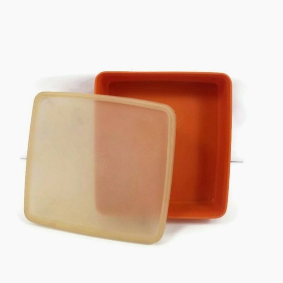 Vintage Tupperware 670-38 Square Sandwich Container With Lid Orange *MINOR WEAR* - Picture 2 of 15